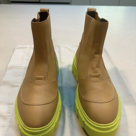 Sorel | Women's Caribou™ X Boot Lace Waterproof Boot - Picture 3 of 8